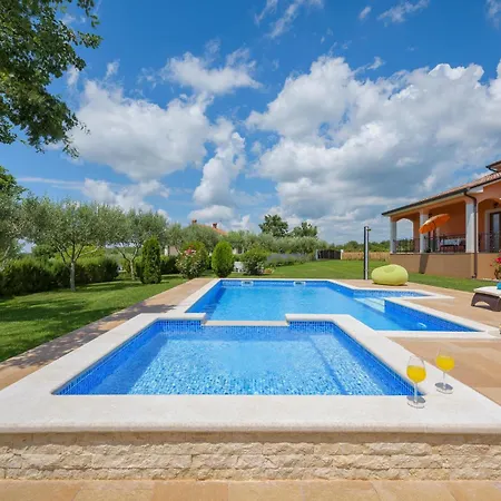 Ferienhaus Two-bedroom In Tinjan
