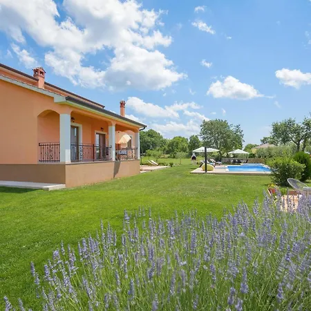 Holiday home Two-bedroom In Tinjan